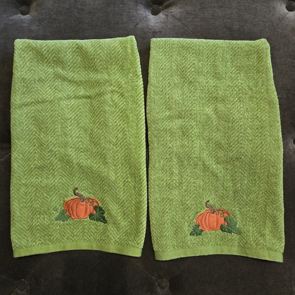 Pumpkin Towels‎ - Like New
